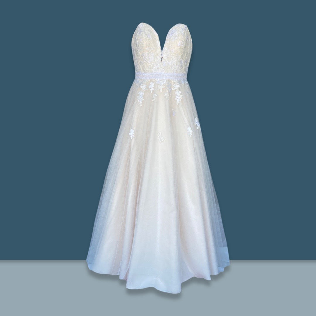 wedding dress cleaning and preservation services are offered at Happilyeverafterpreservation.com